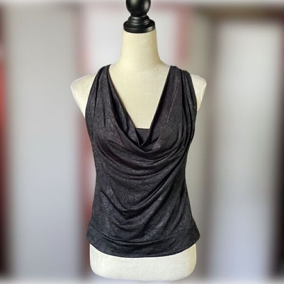 Moda Dress Top w/ Plunging Neckline, Open Back & Subtle Designs (Size: Small) - Picture 4 of 15